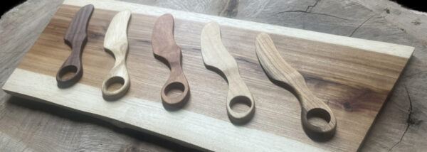The Oathblade™ Sworn to bread, never to cut, only to spread. - Image 5